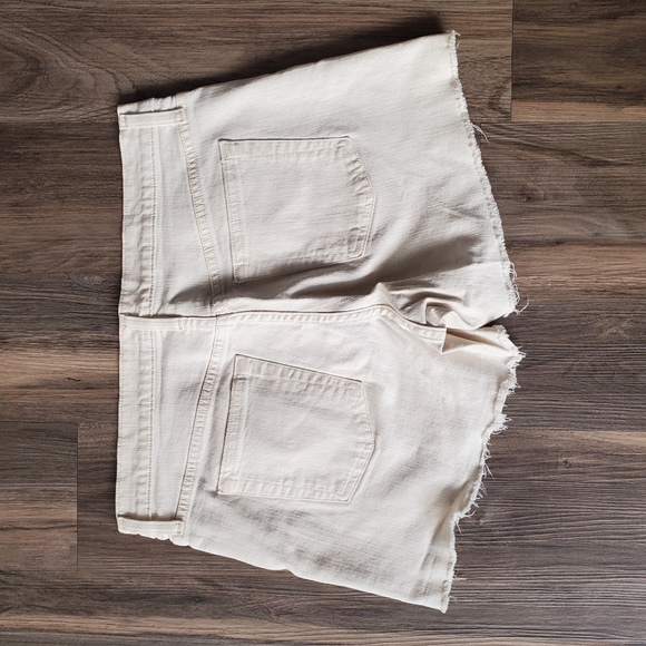 EUC! Jcrew White Cutoffs - Picture 2 of 3